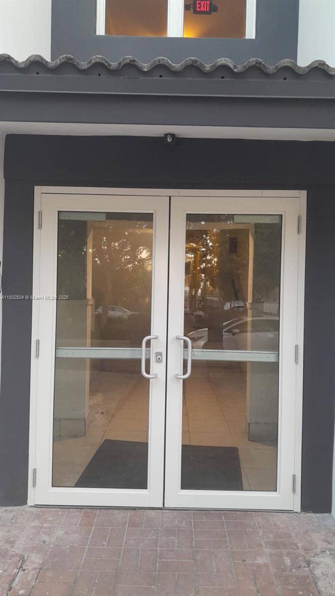 Miami, FL 33135,852 SW 13th Ave