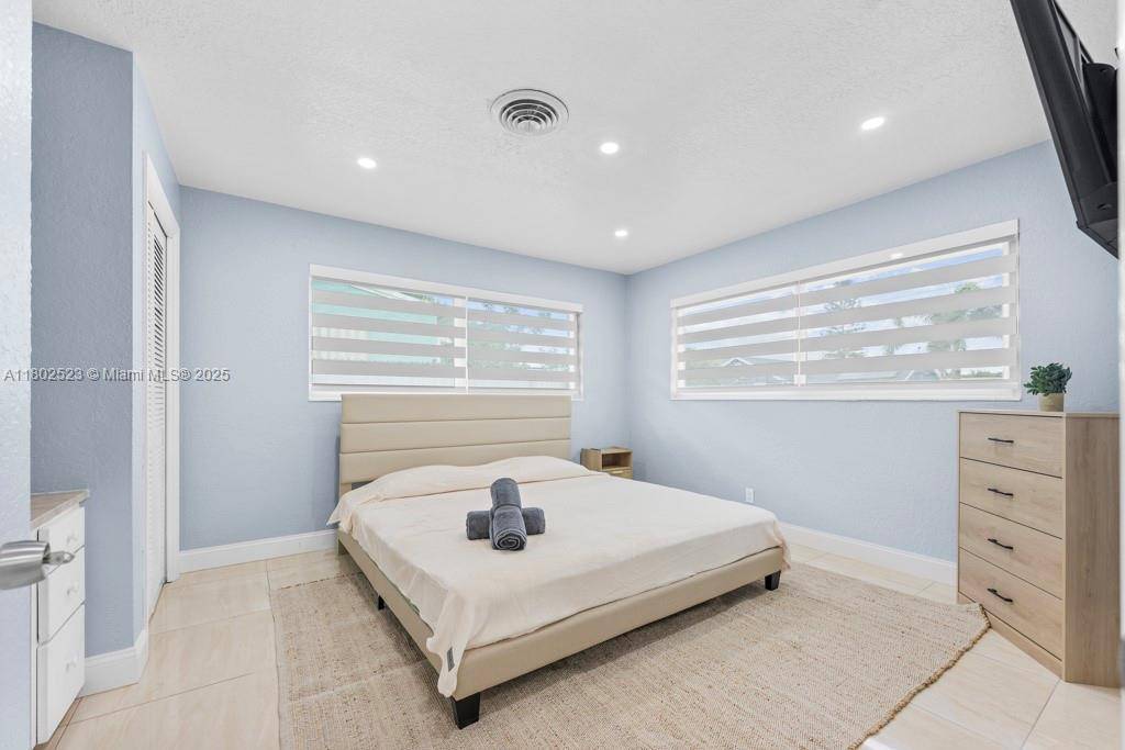 West Palm Beach, FL 33401,2128 Dock St