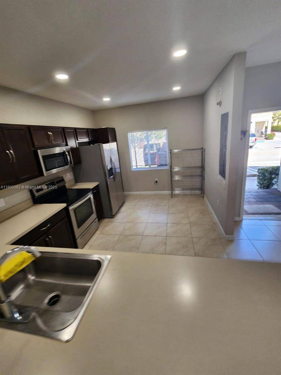 Miami Gardens, FL 33056,2810 NW 181st St