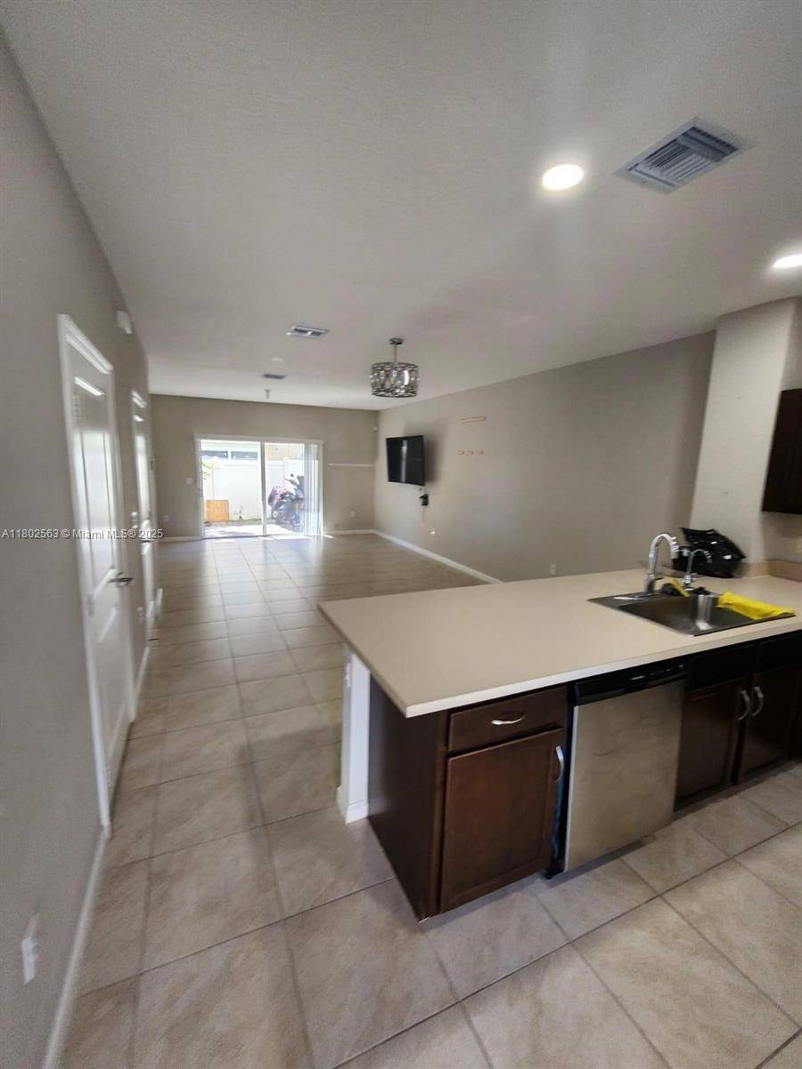 Miami Gardens, FL 33056,2810 NW 181st St