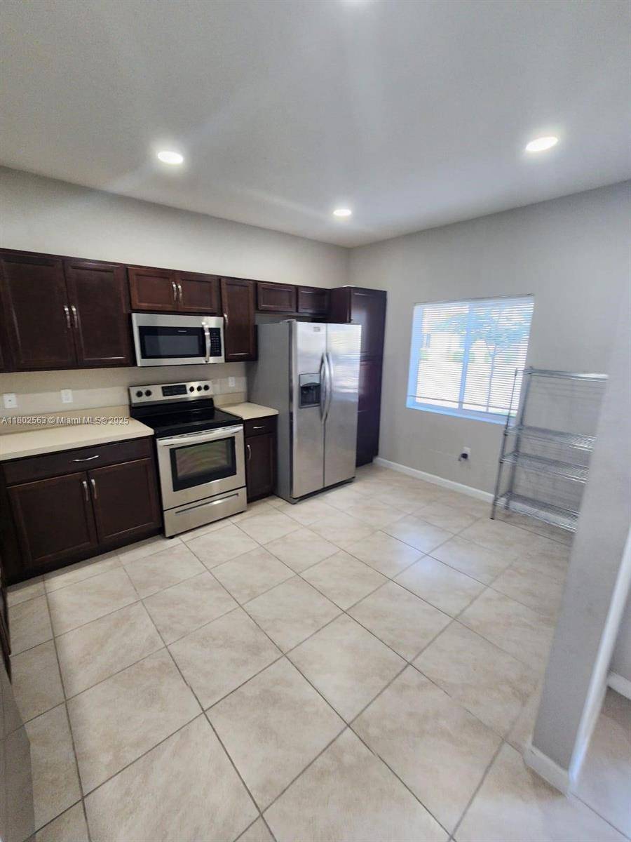 Miami Gardens, FL 33056,2810 NW 181st St