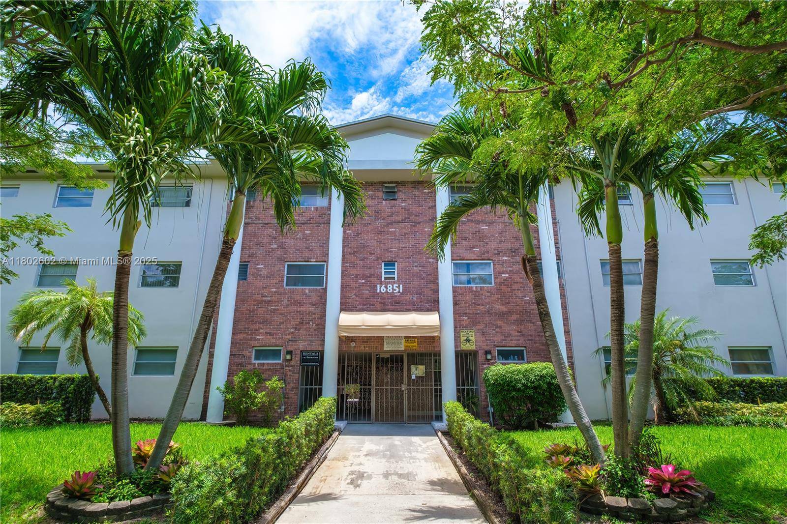 North Miami Beach, FL 33162,16851 NE 18th Ave #107