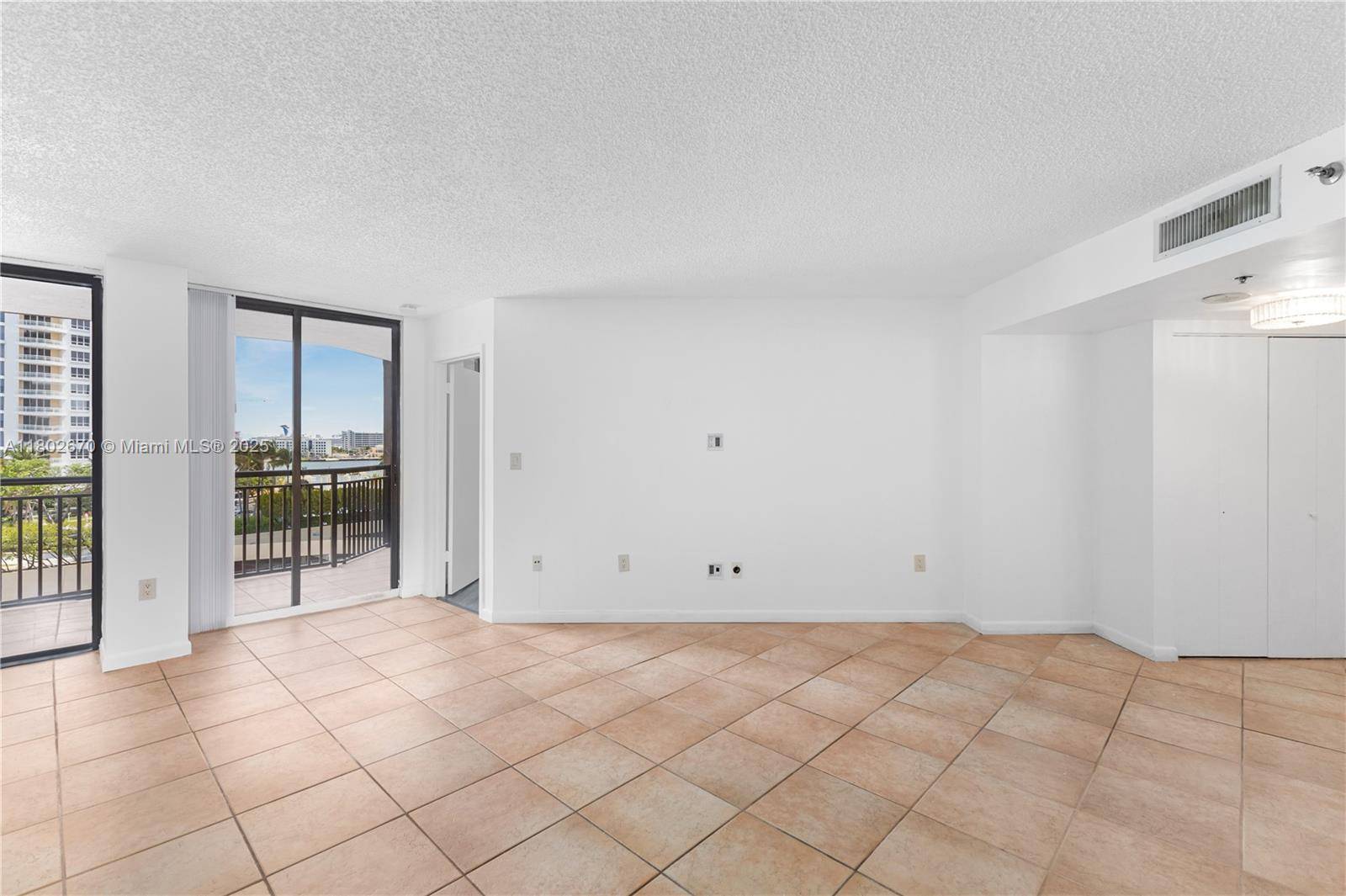 Miami, FL 33131,540 Brickell Key Dr #904