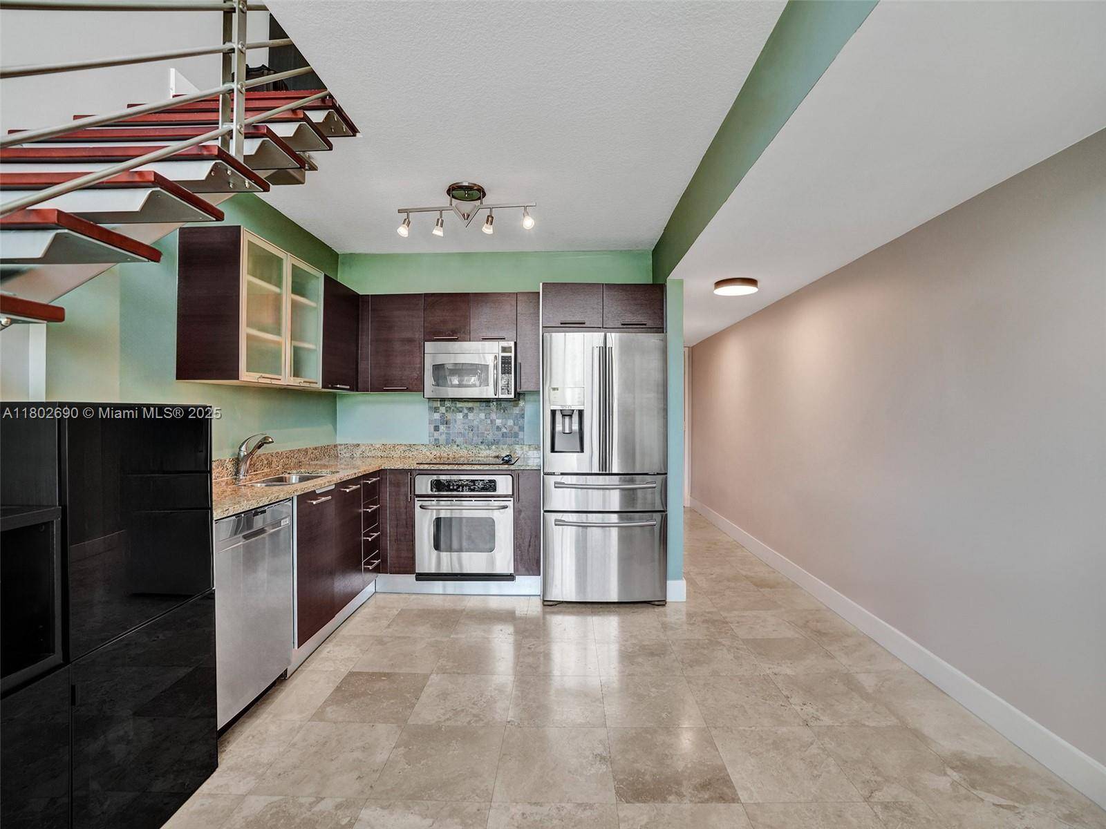 Miami, FL 33131,41 SE 5th St #803