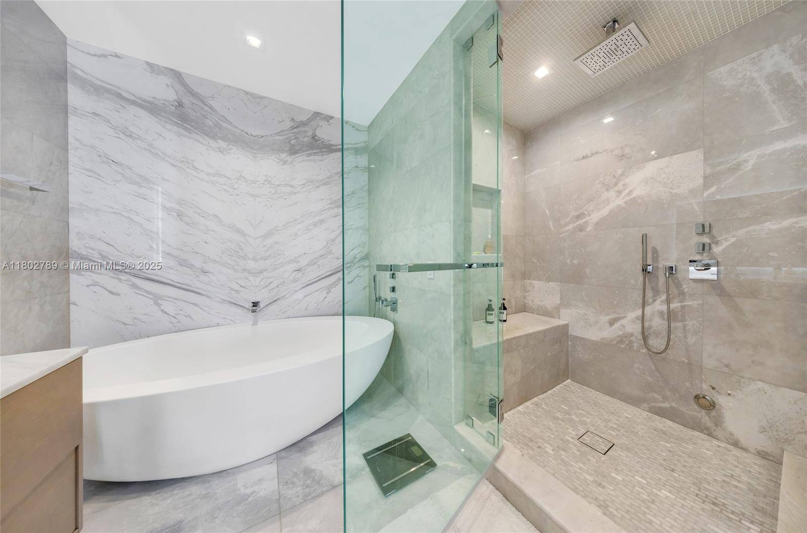 Sunny Isles Beach, FL 33160,18501 Collins Ave #2502