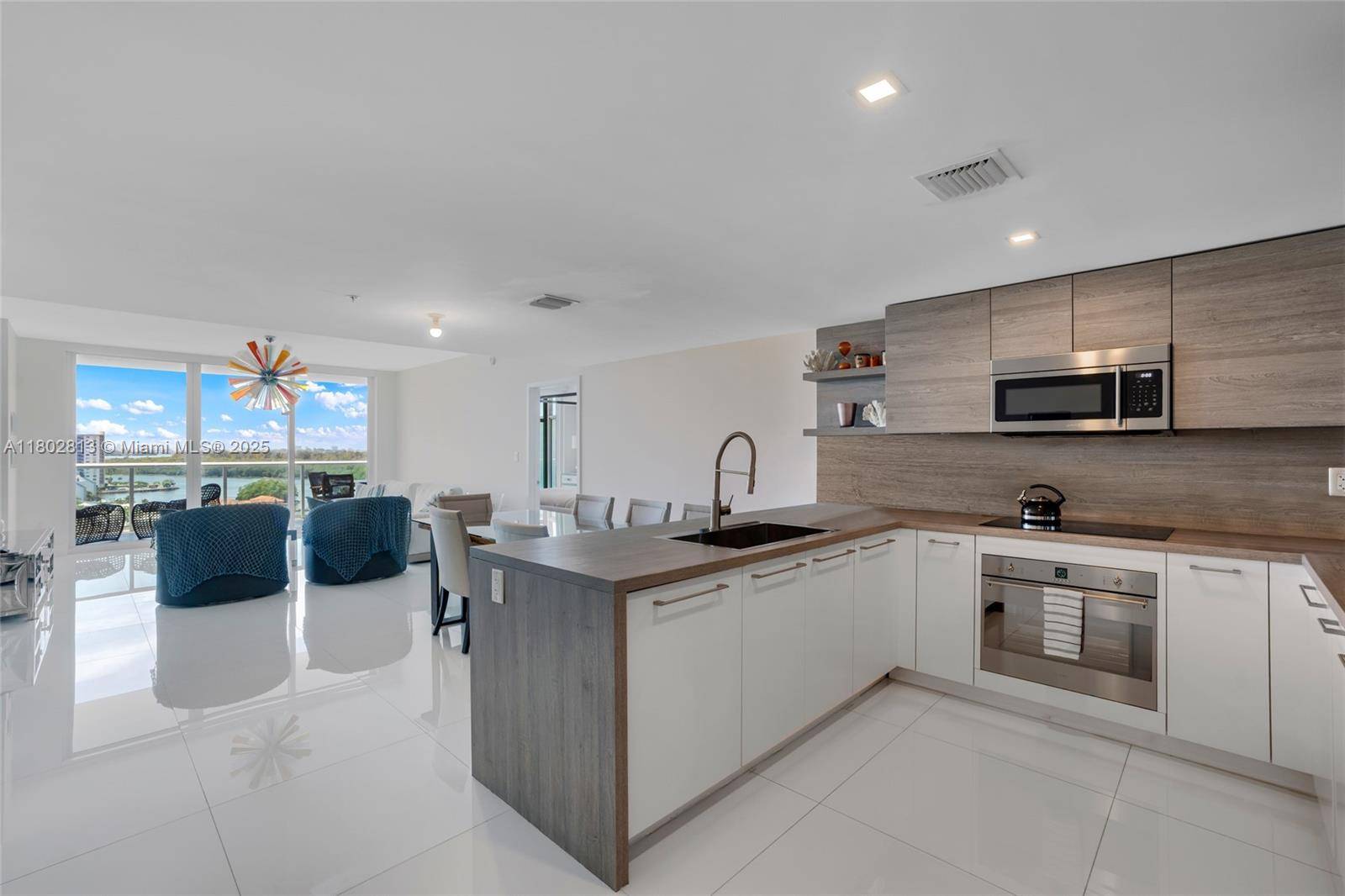 Sunny Isles Beach, FL 33160,400 Sunny Isles Blvd #1106