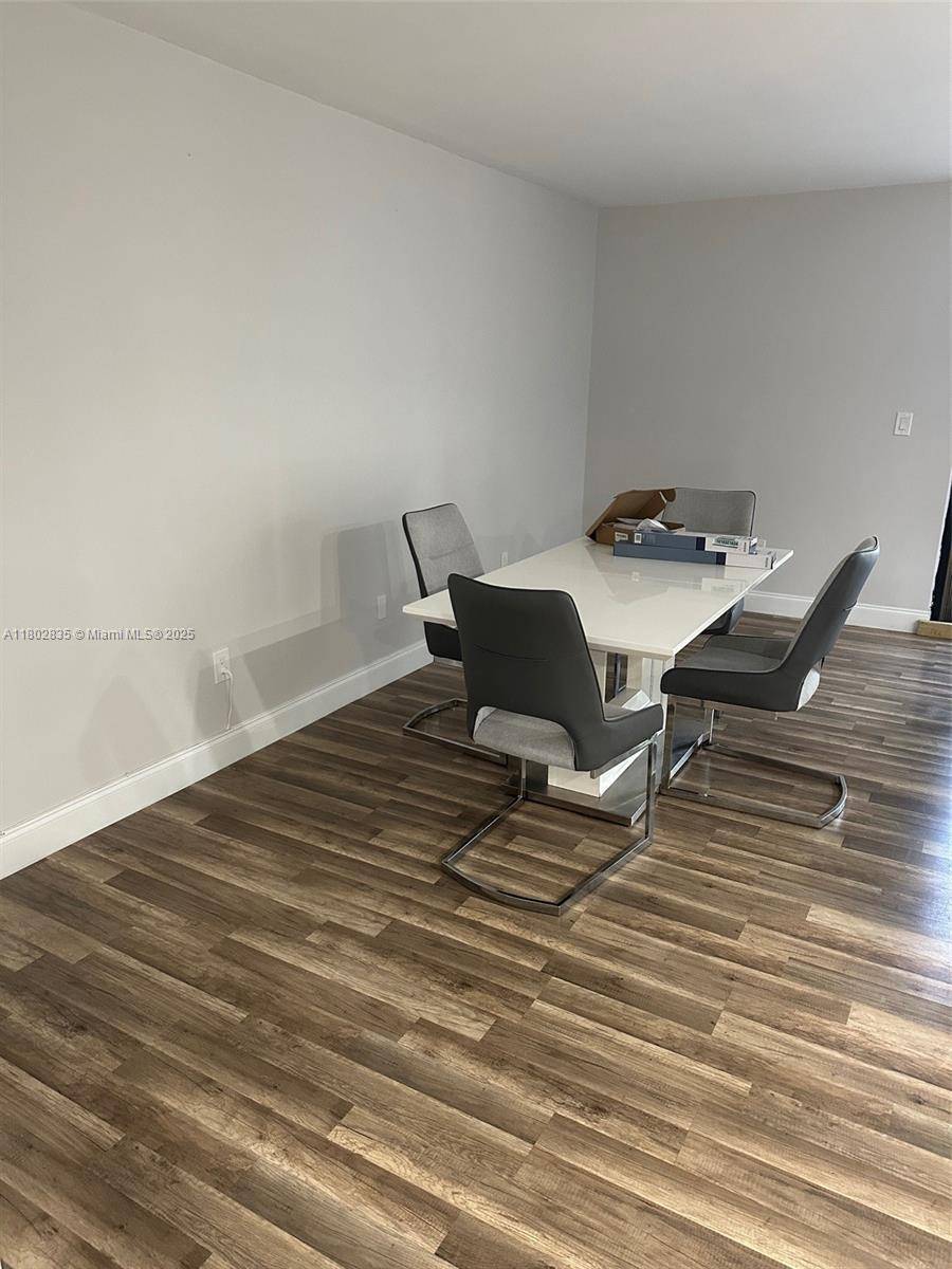 Miami, FL 33179,685 NE 206th Ter