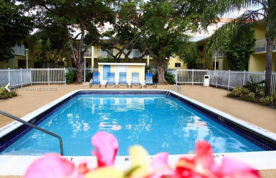 Plantation, FL 33317,4271 NW 5th St #250