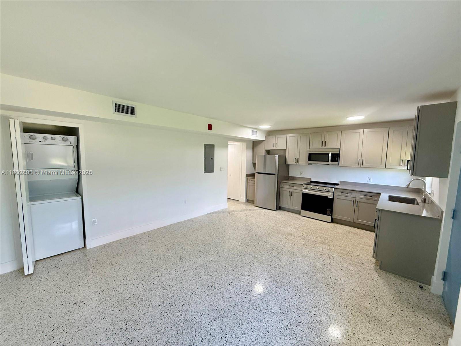 Miami, FL 33137,180 NE 57th St #5