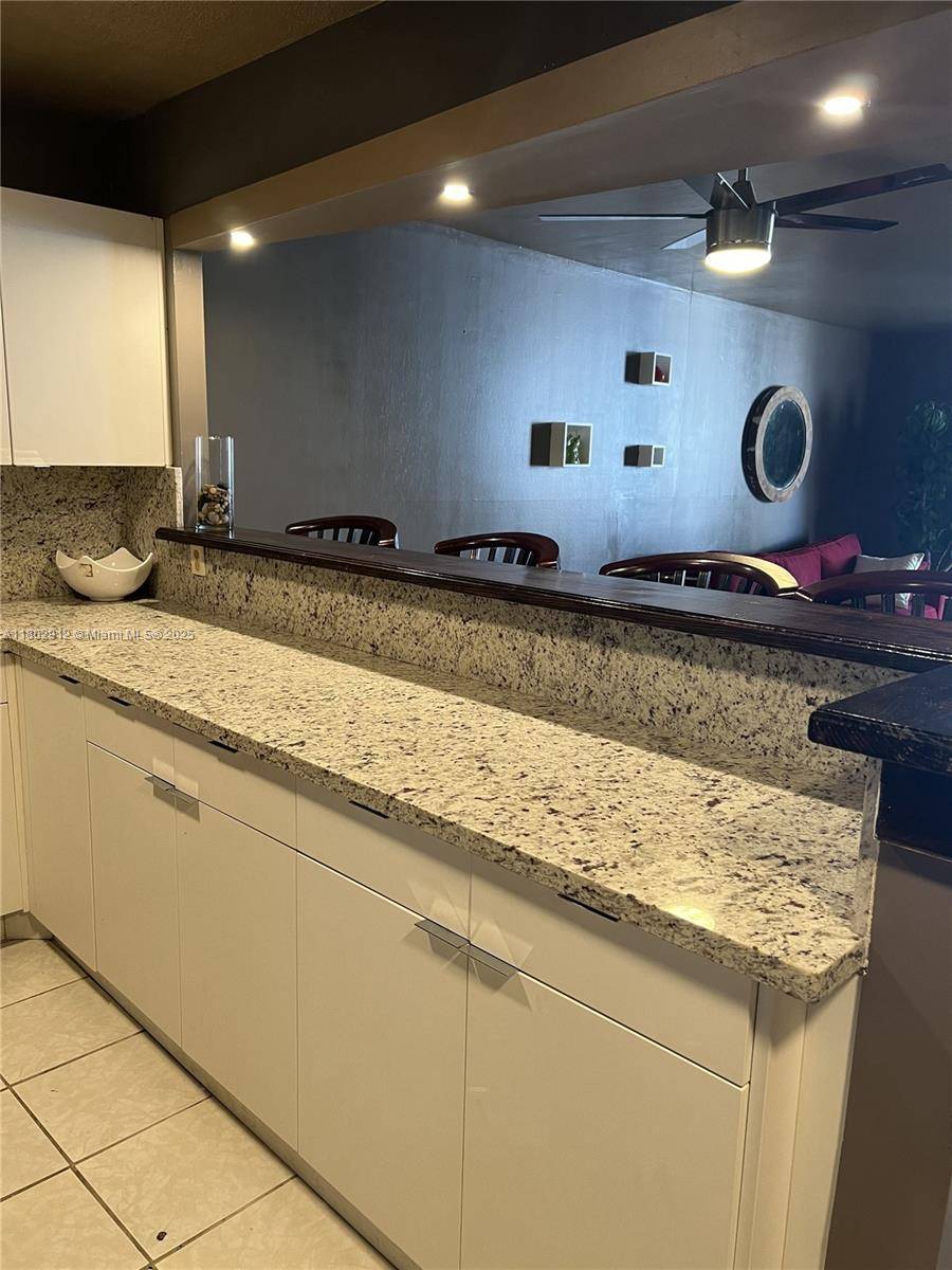 Hallandale Beach, FL 33009,1817 S Ocean Dr #718