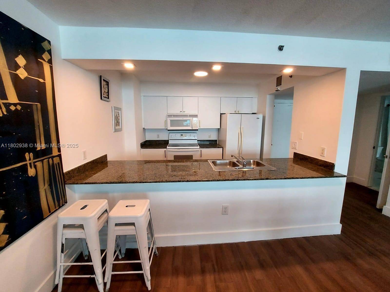 Miami, FL 33131,1200 Brickell Bay Dr #3708