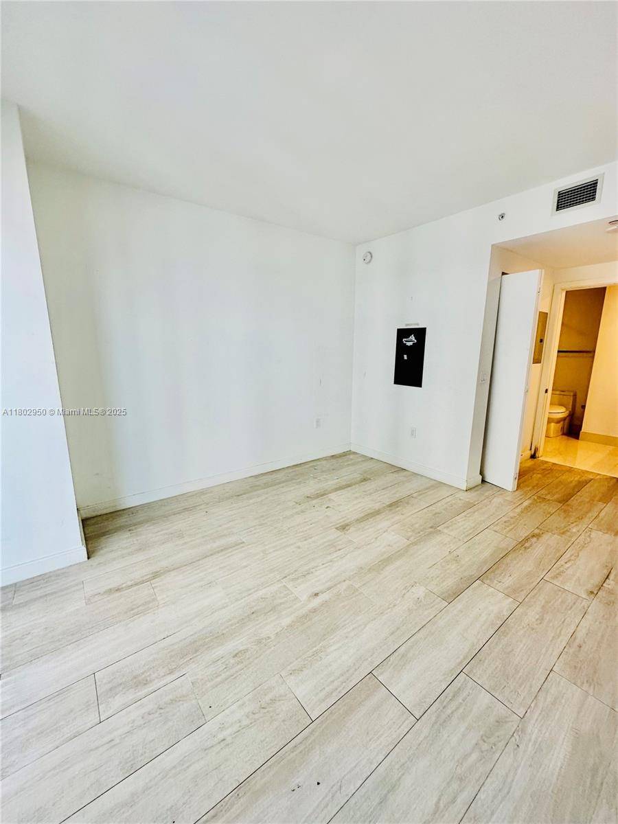 Miami, FL 33130,55 SW 9th St #3409