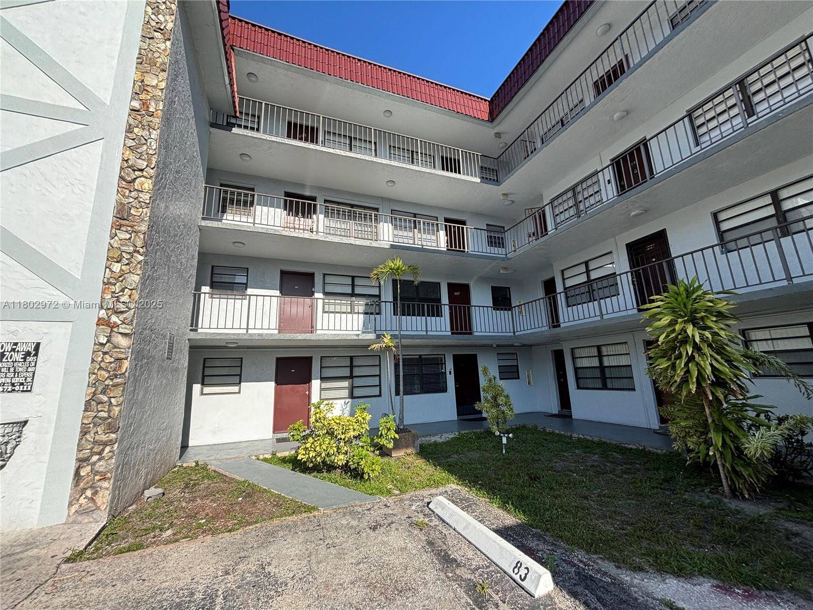 Hialeah, FL 33014,1335 W 68th St #309