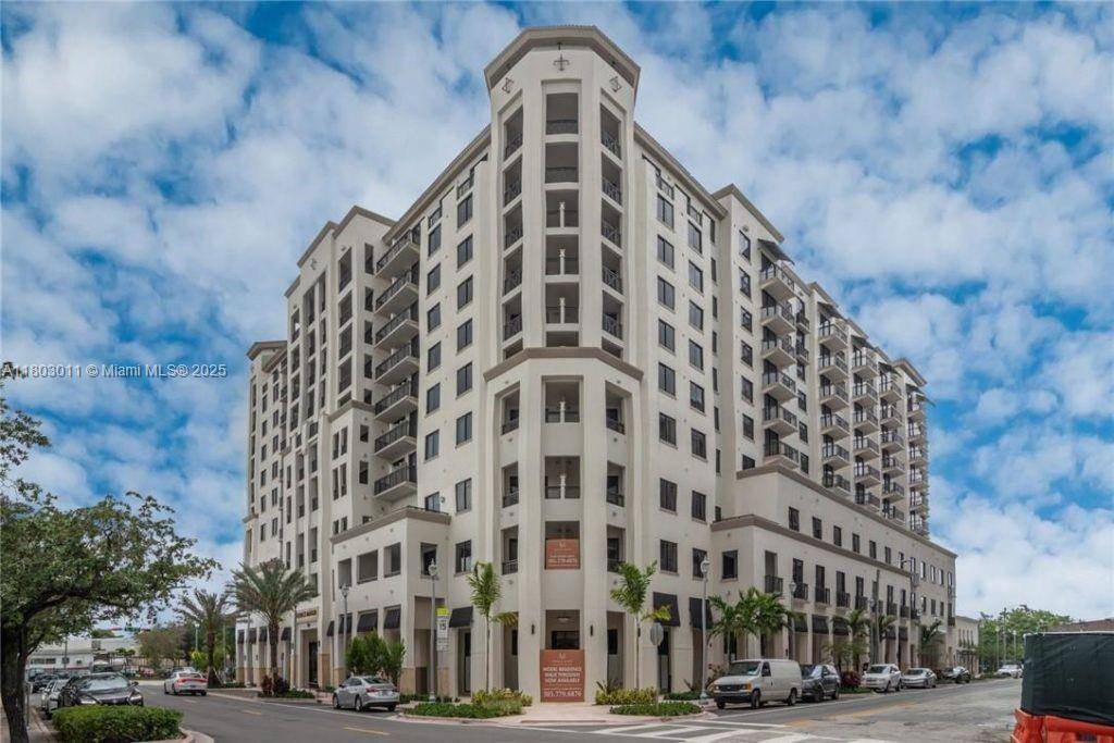 Coral Gables, FL 33146,301 Altara Ave #805