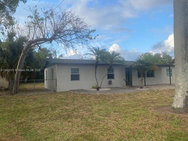 Naples, FL 34104,3915 LOTUS DR