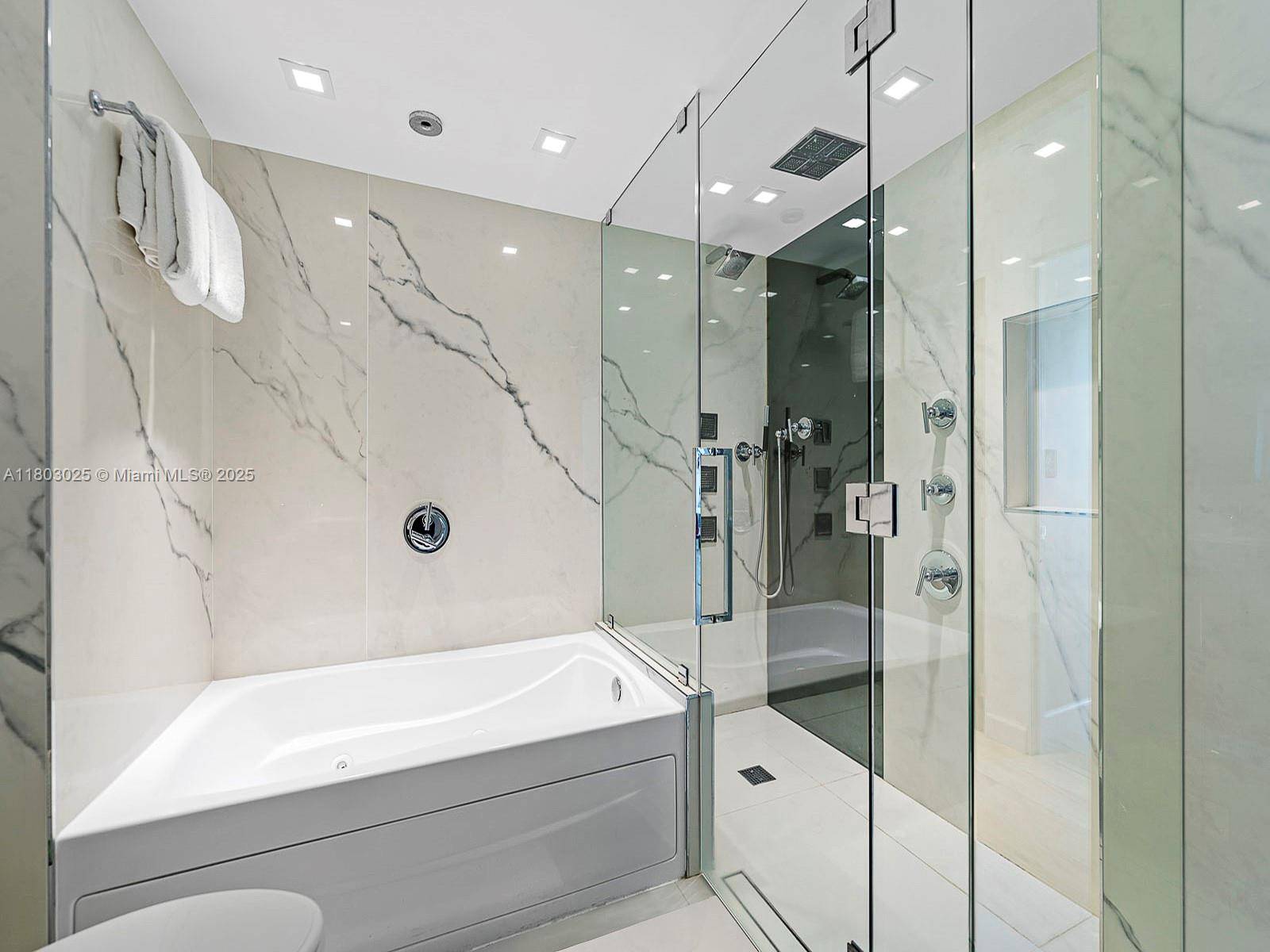 Miami, FL 33131,500 Brickell Ave #2203