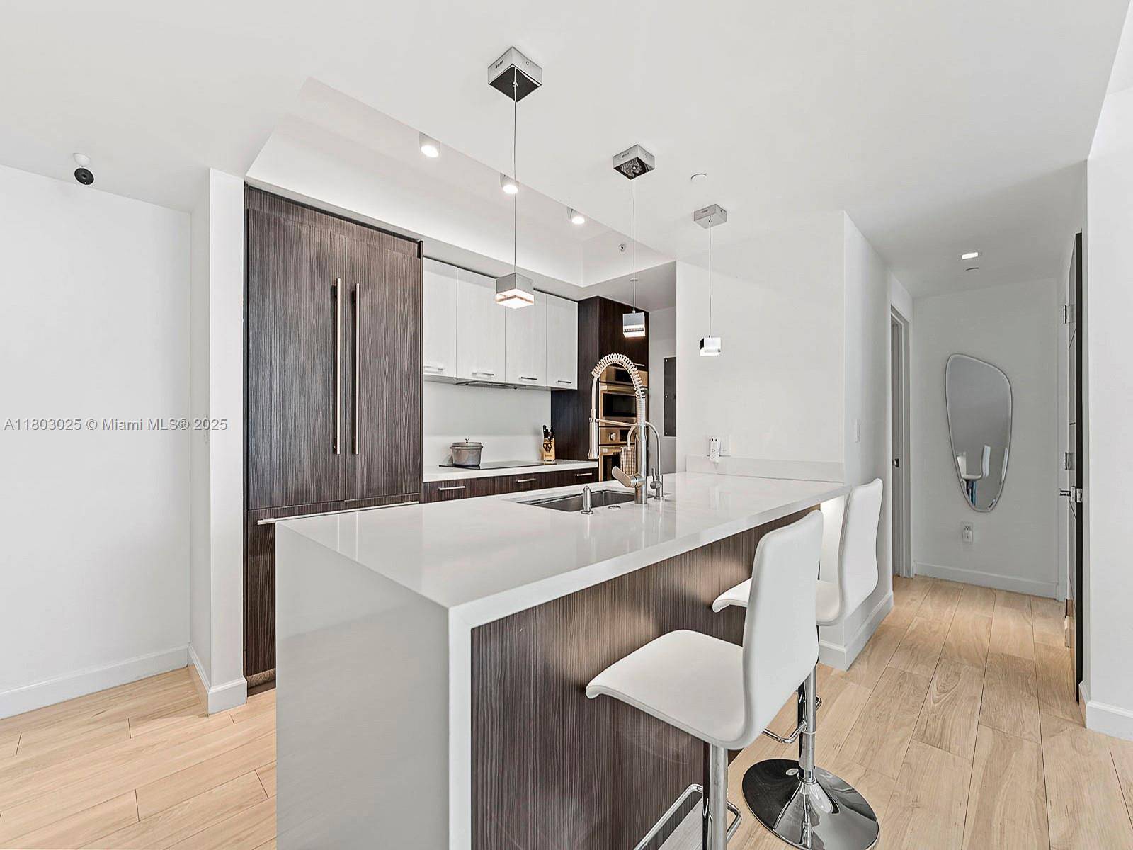 Miami, FL 33131,500 Brickell Ave #2203