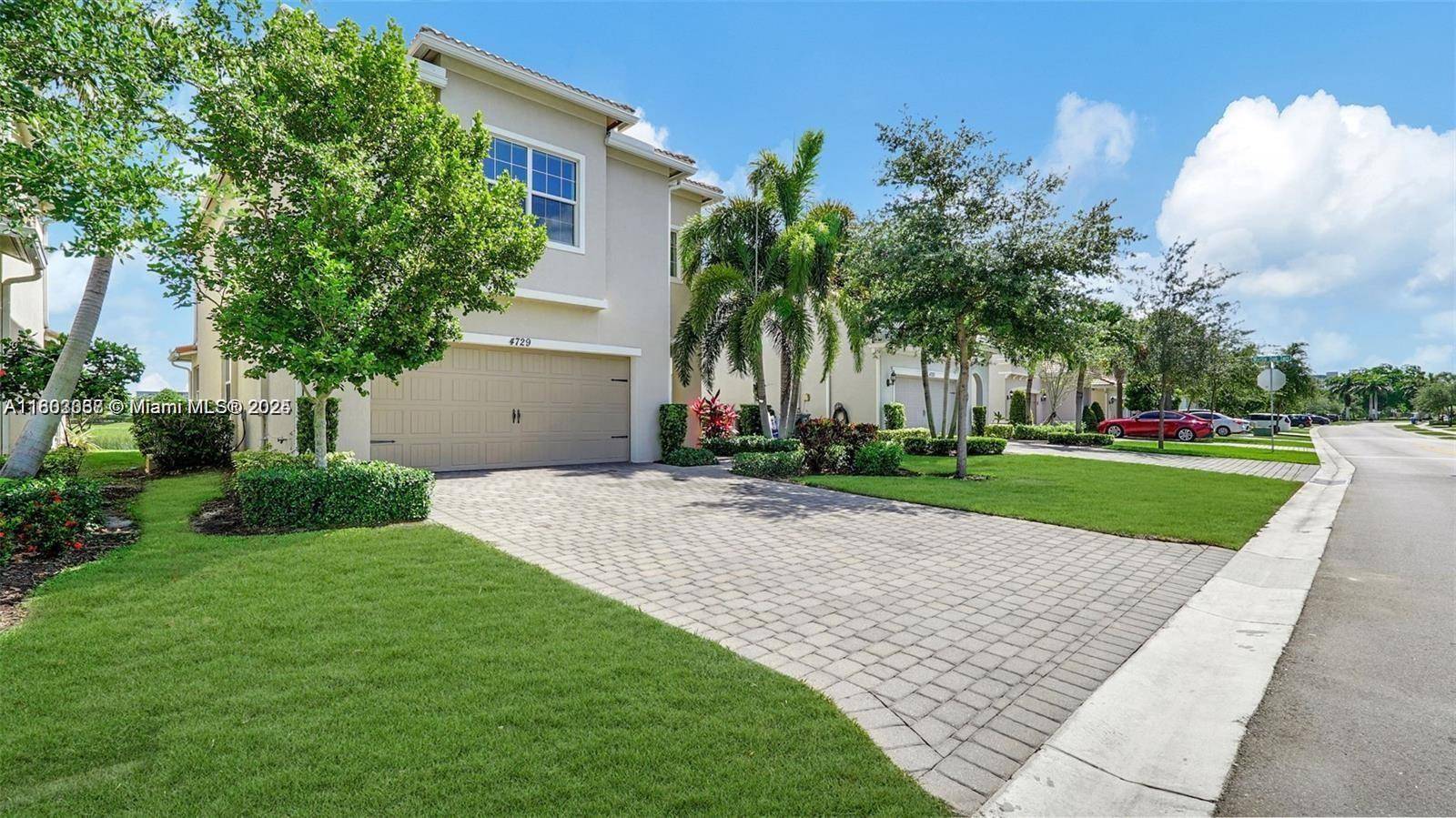 Hollywood, FL 33021,4729 Greenway Dr