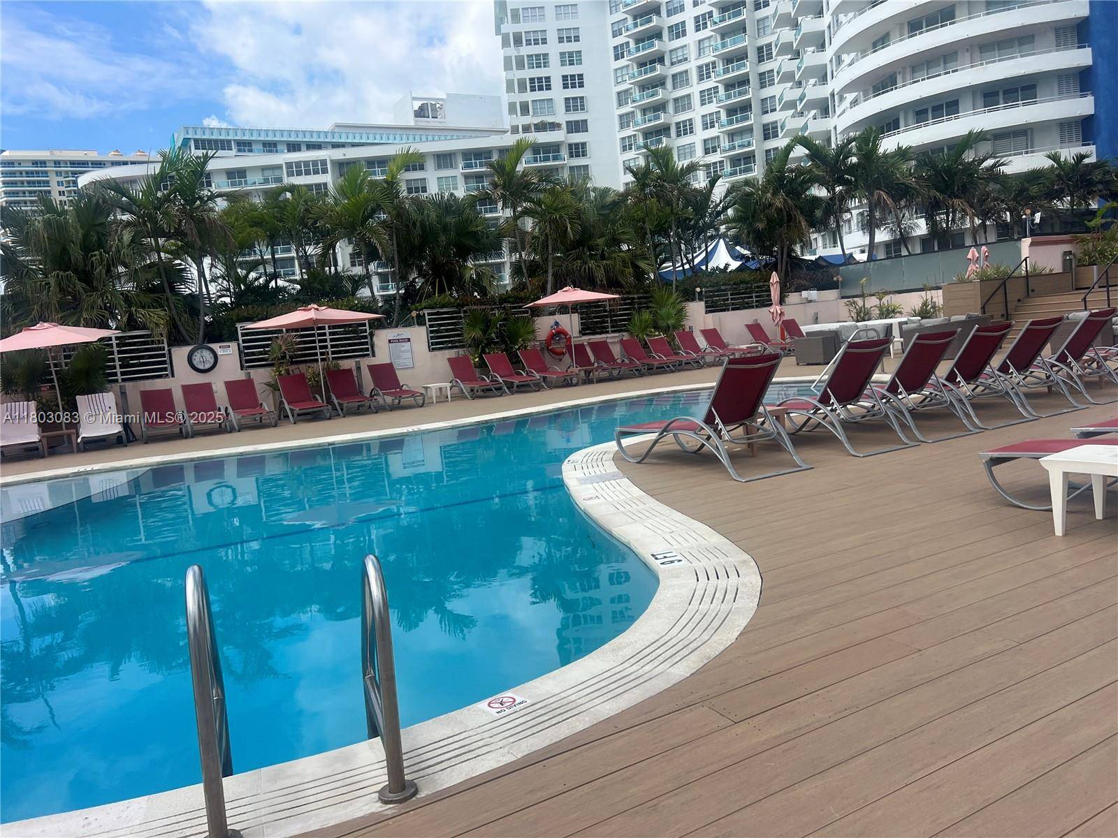 Miami Beach, FL 33140,5225 Collins Ave #914