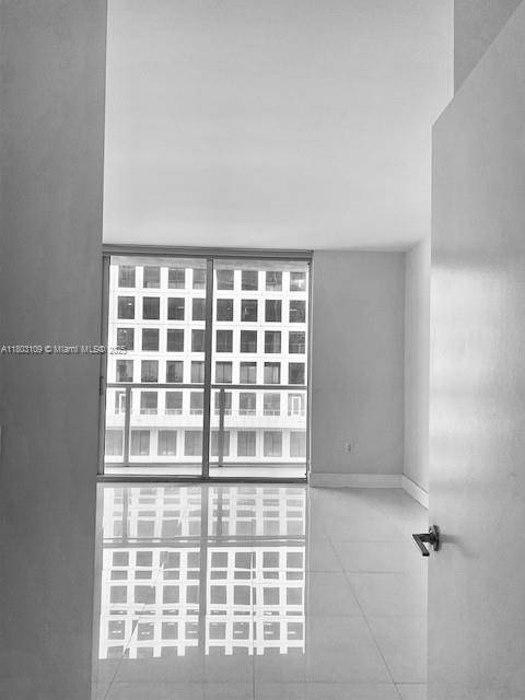Miami, FL 33131,500 Brickell Ave #1608