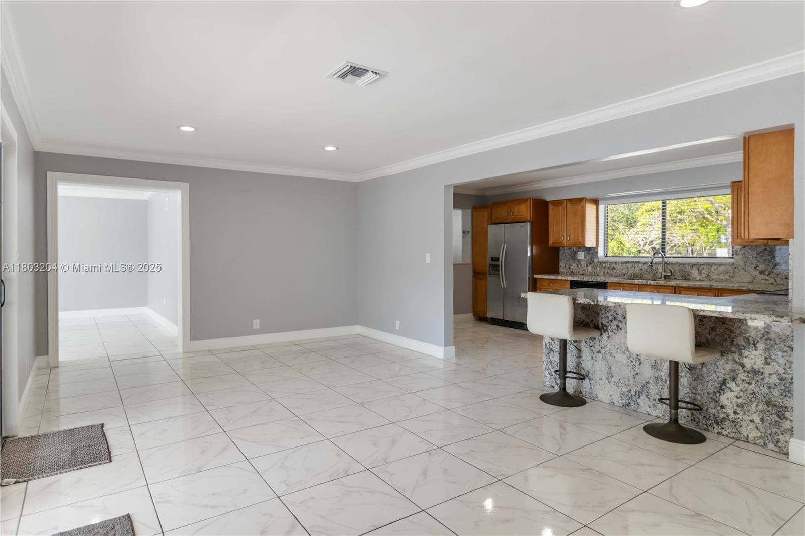 Plantation, FL 33317,913 SW 49th Ave