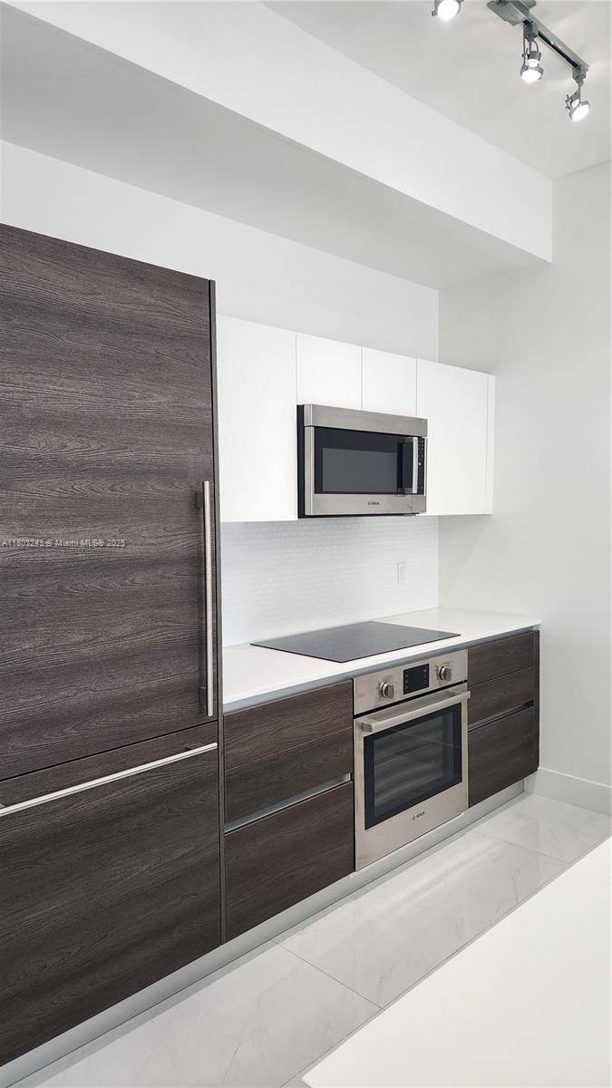 Coral Gables, FL 33146,301 Altara Ave #424