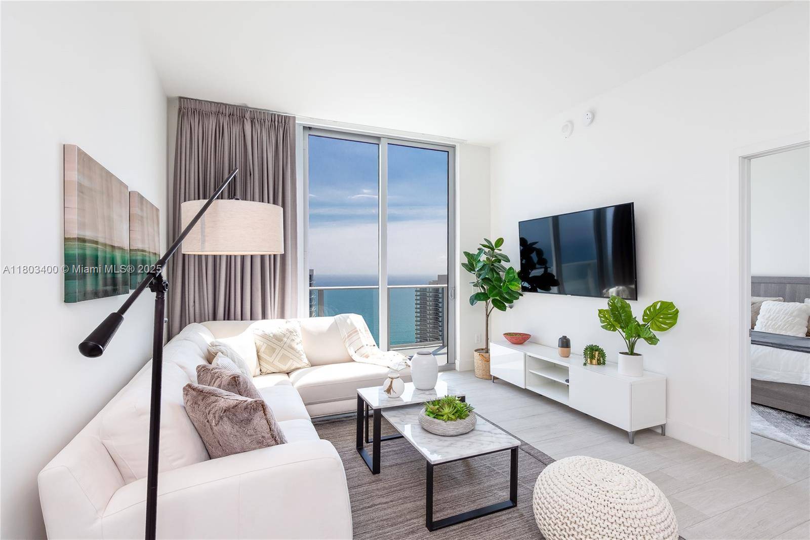 Hollywood, FL 33019,4010 S Ocean Dr #T4303