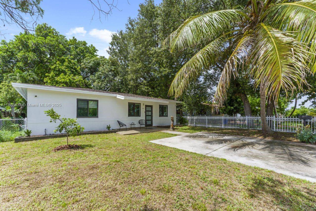 North Miami Beach, FL 33162,1330 NE 155th St