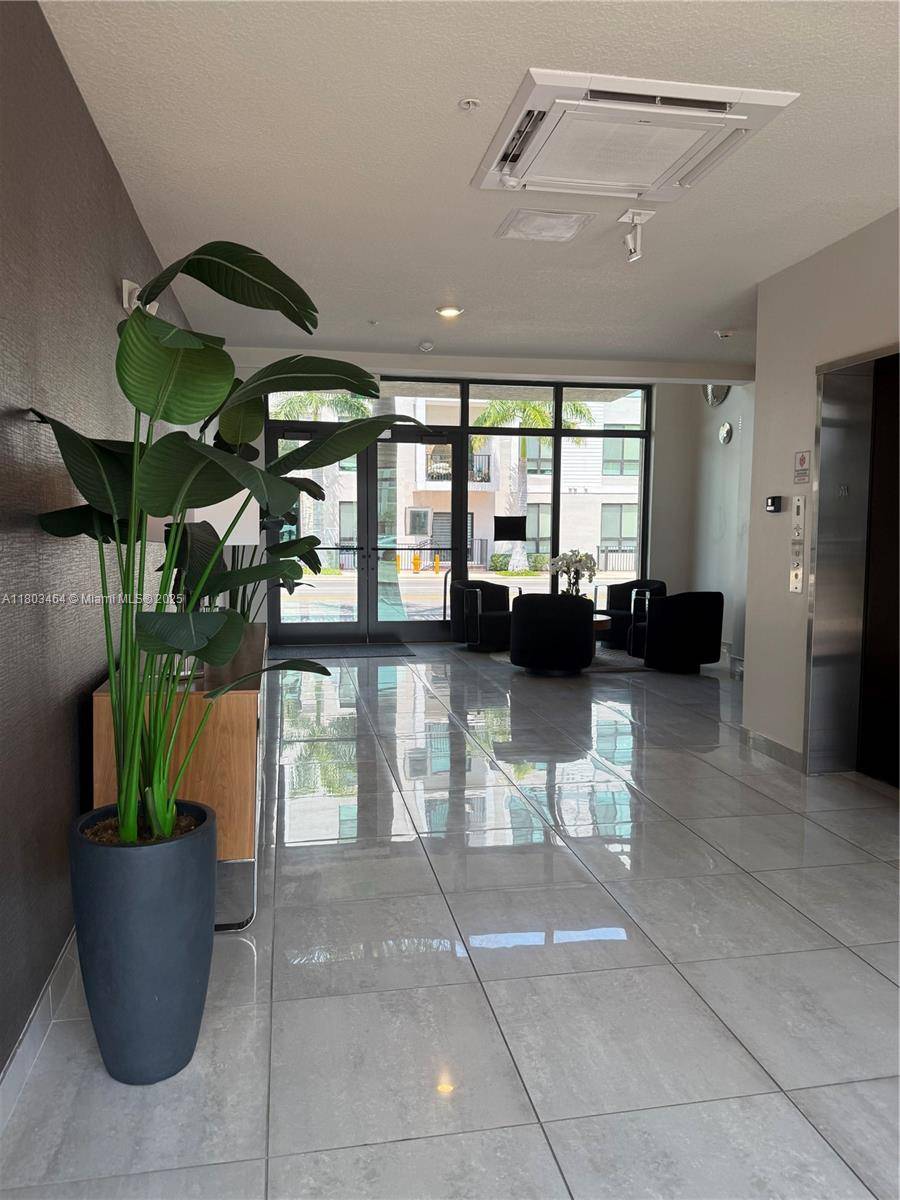Doral, FL 33166,8167 NW 41st St #E-409