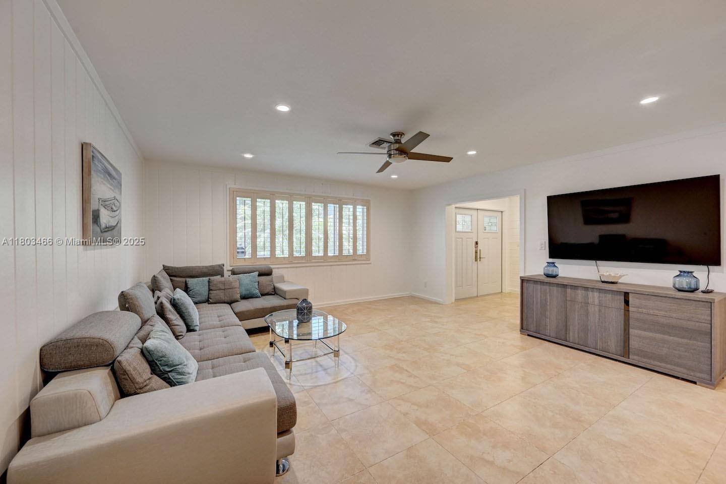 Hollywood, FL 33019,932 Polk St