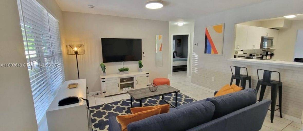 Hollywood, FL 33024,6800 Raleigh St