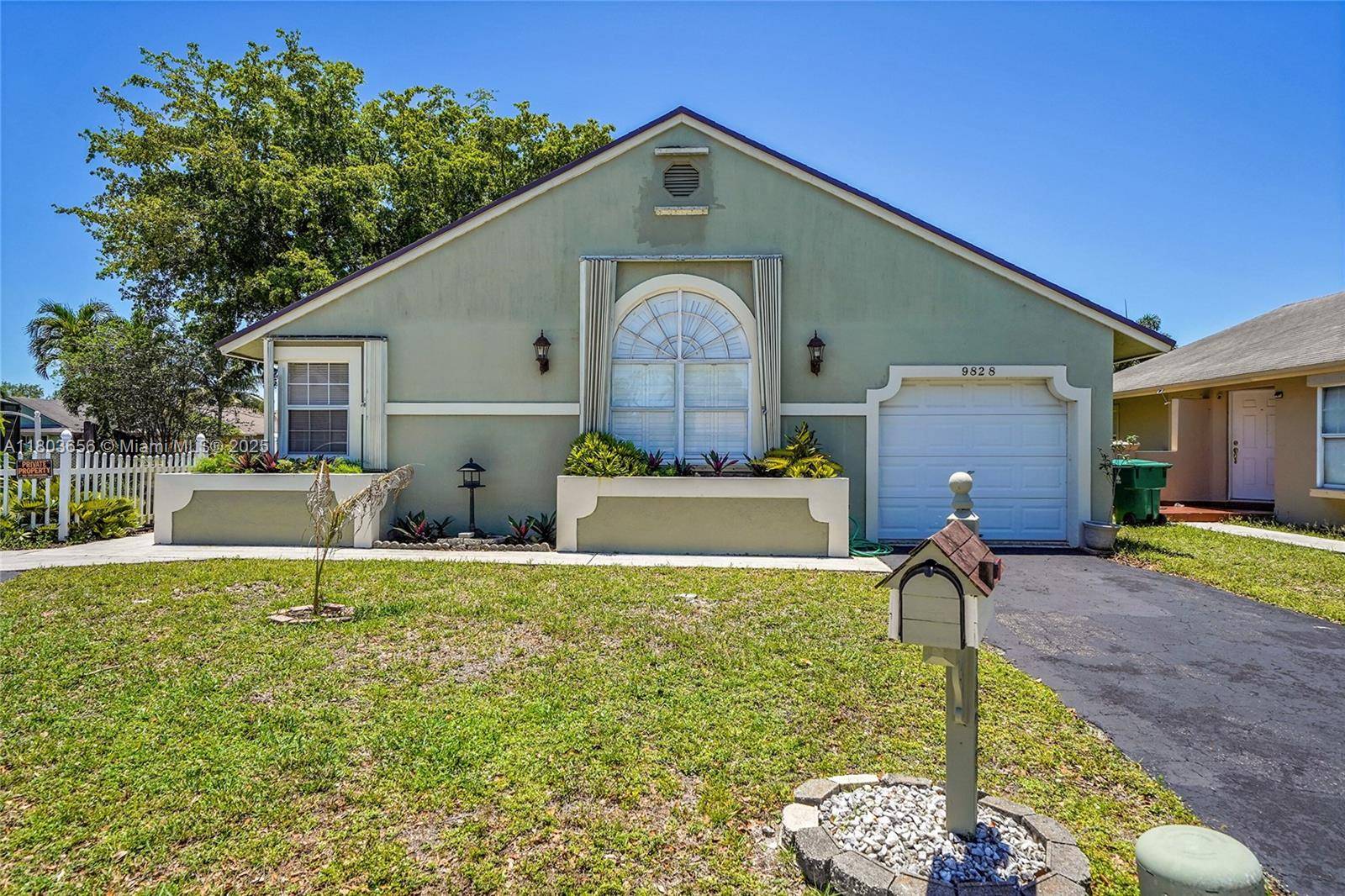 Cooper City, FL 33328,9828 SW 58th Ct