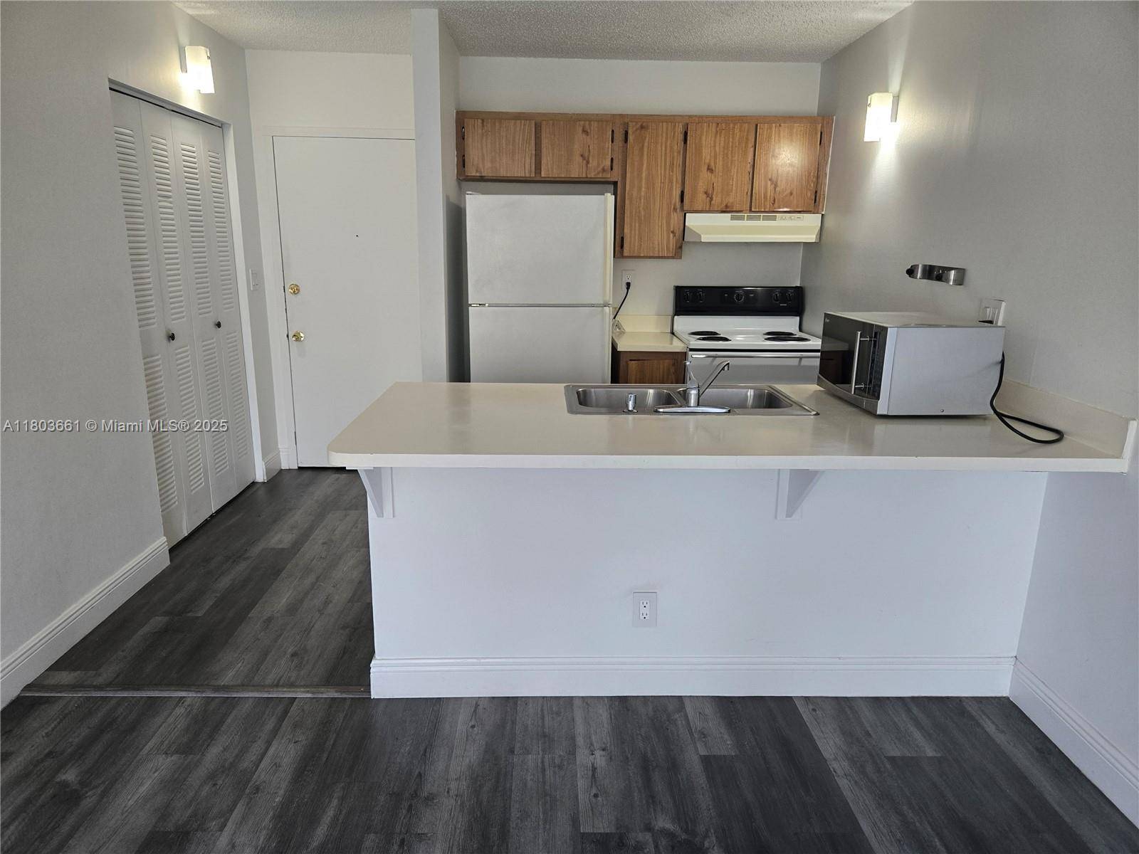 Coral Springs, FL 33065,2701 Riverside Dr #413-B