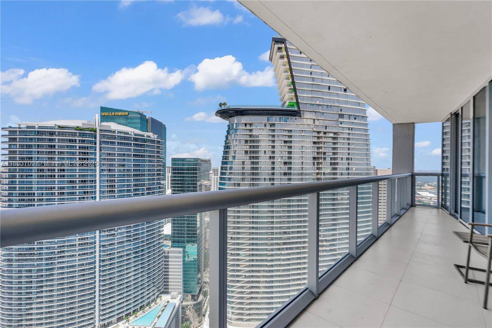 Miami, FL 33131,465 Brickell Ave #4702