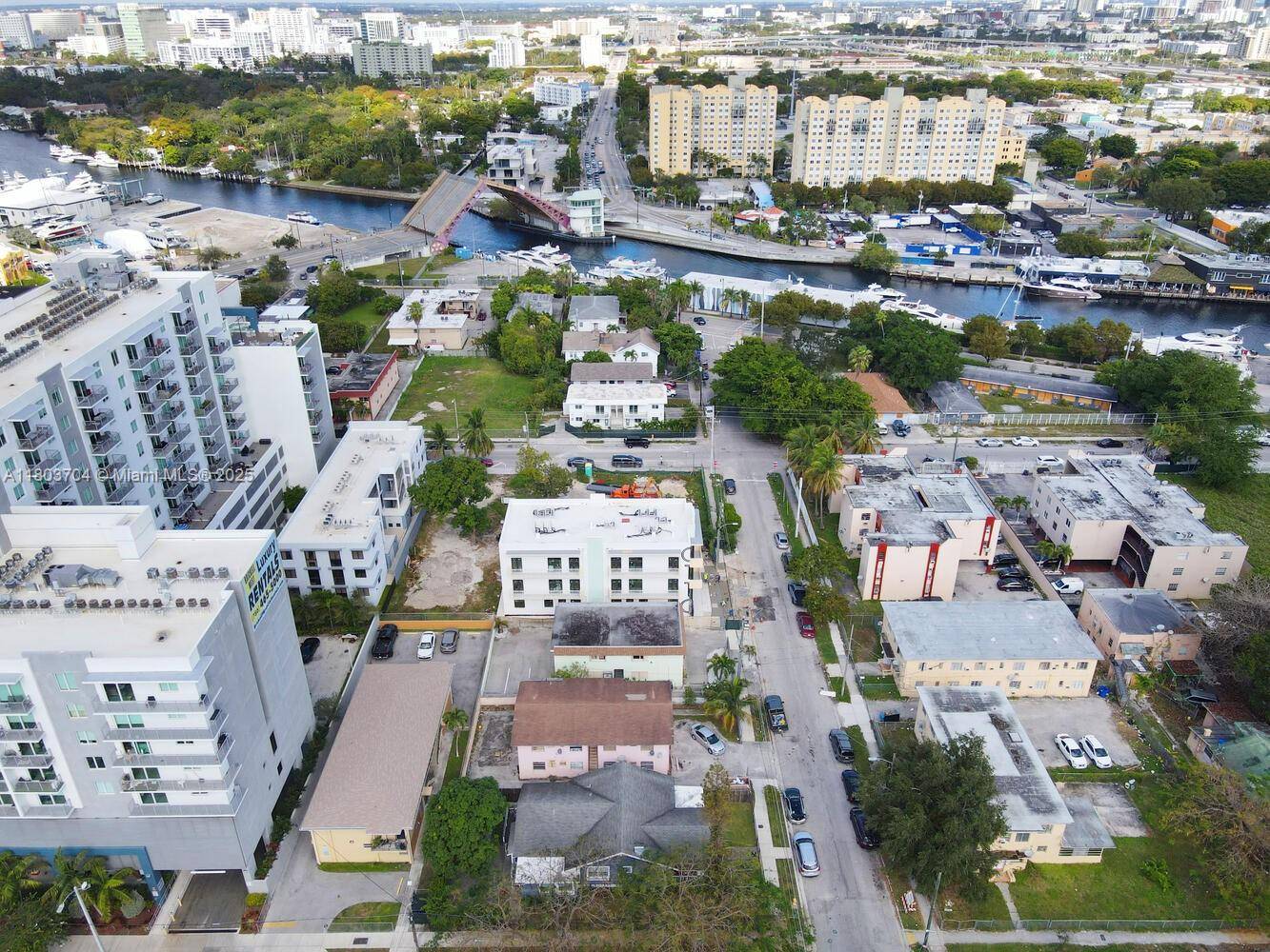 Miami, FL 33128,212 NW 7th Ave