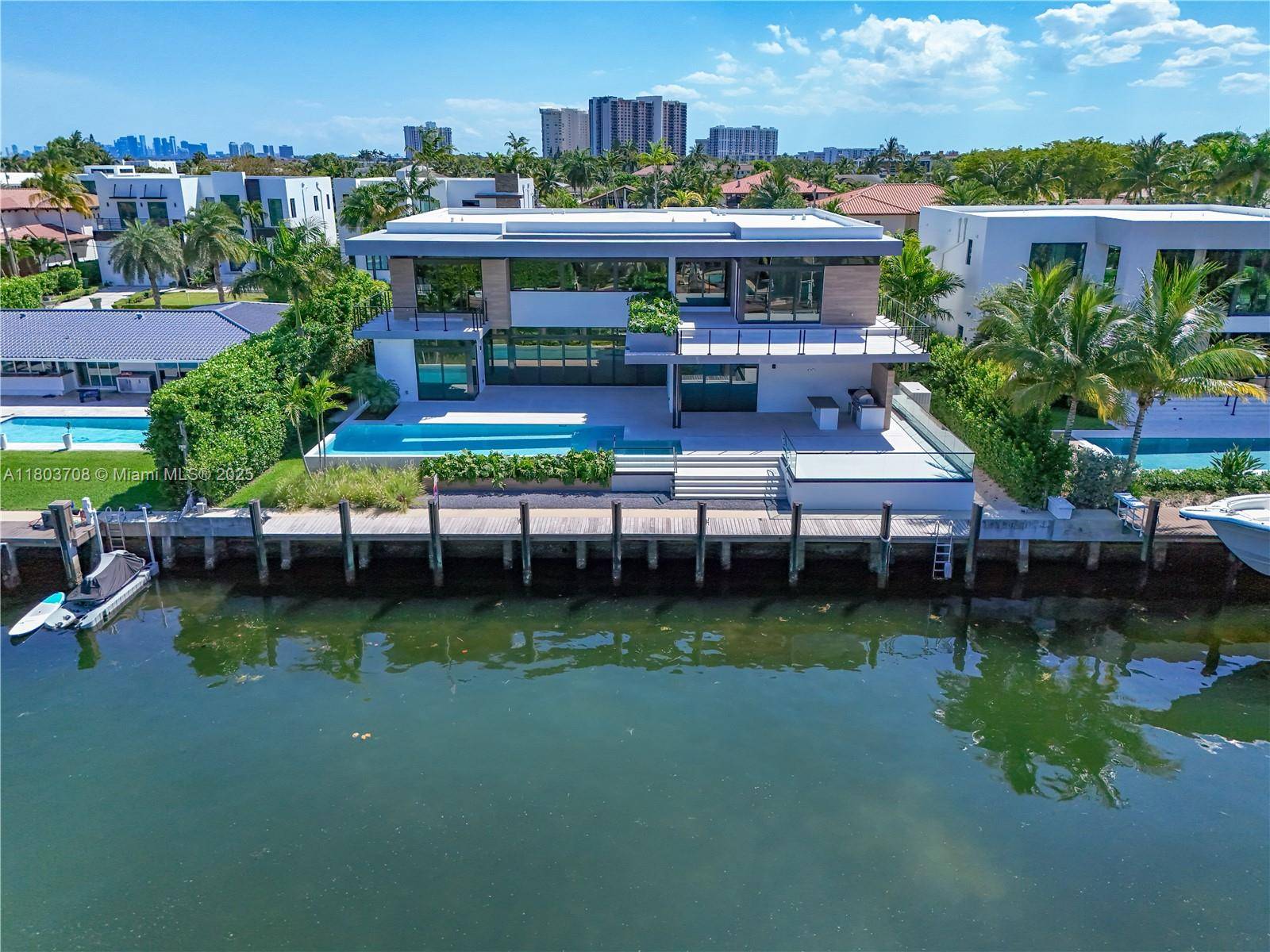 North Miami, FL 33181,2037 NE 121st Rd