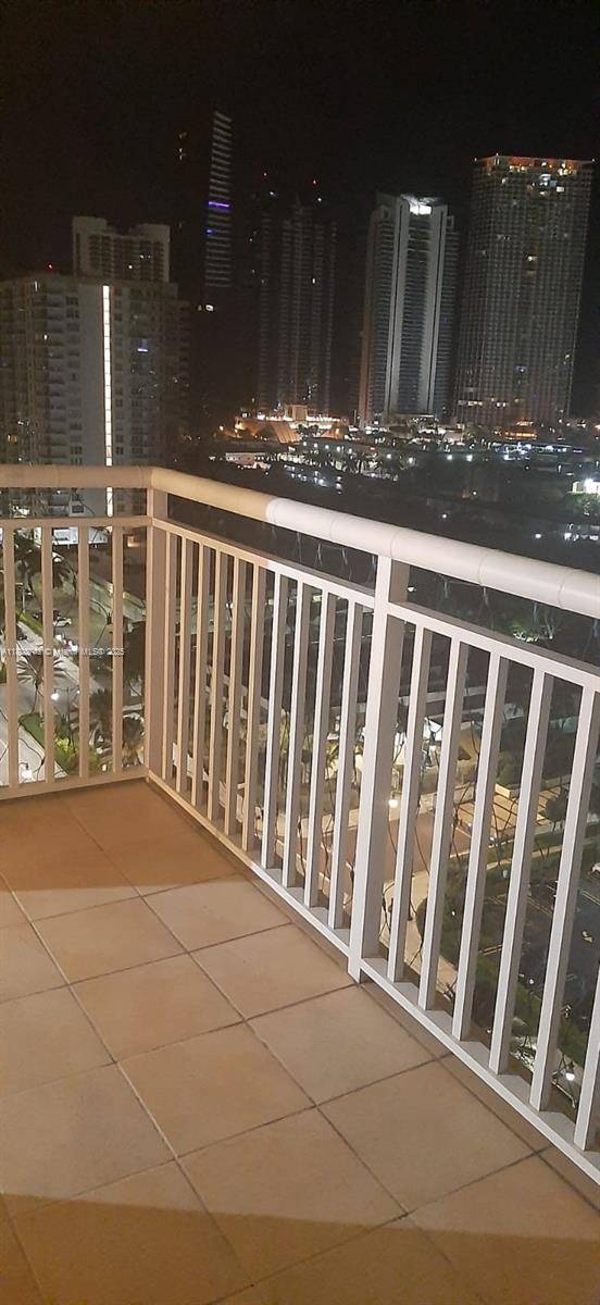 Sunny Isles Beach, FL 33160,251 174th St #1711