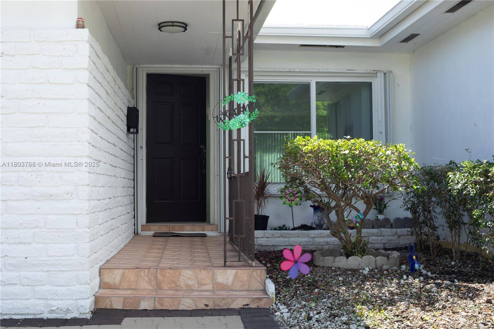 Surfside, FL 33154,8851 Byron ave