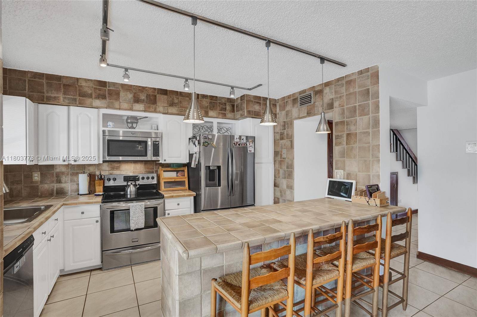 North Miami Beach, FL 33160,16465 NE 26th Ave #18