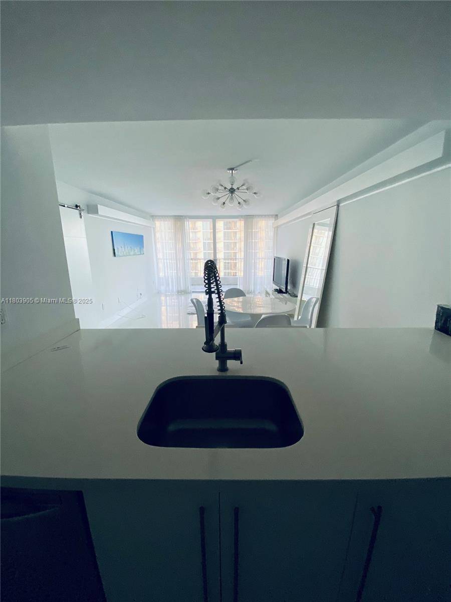 Miami, FL 33132,555 NE 15th St #27G