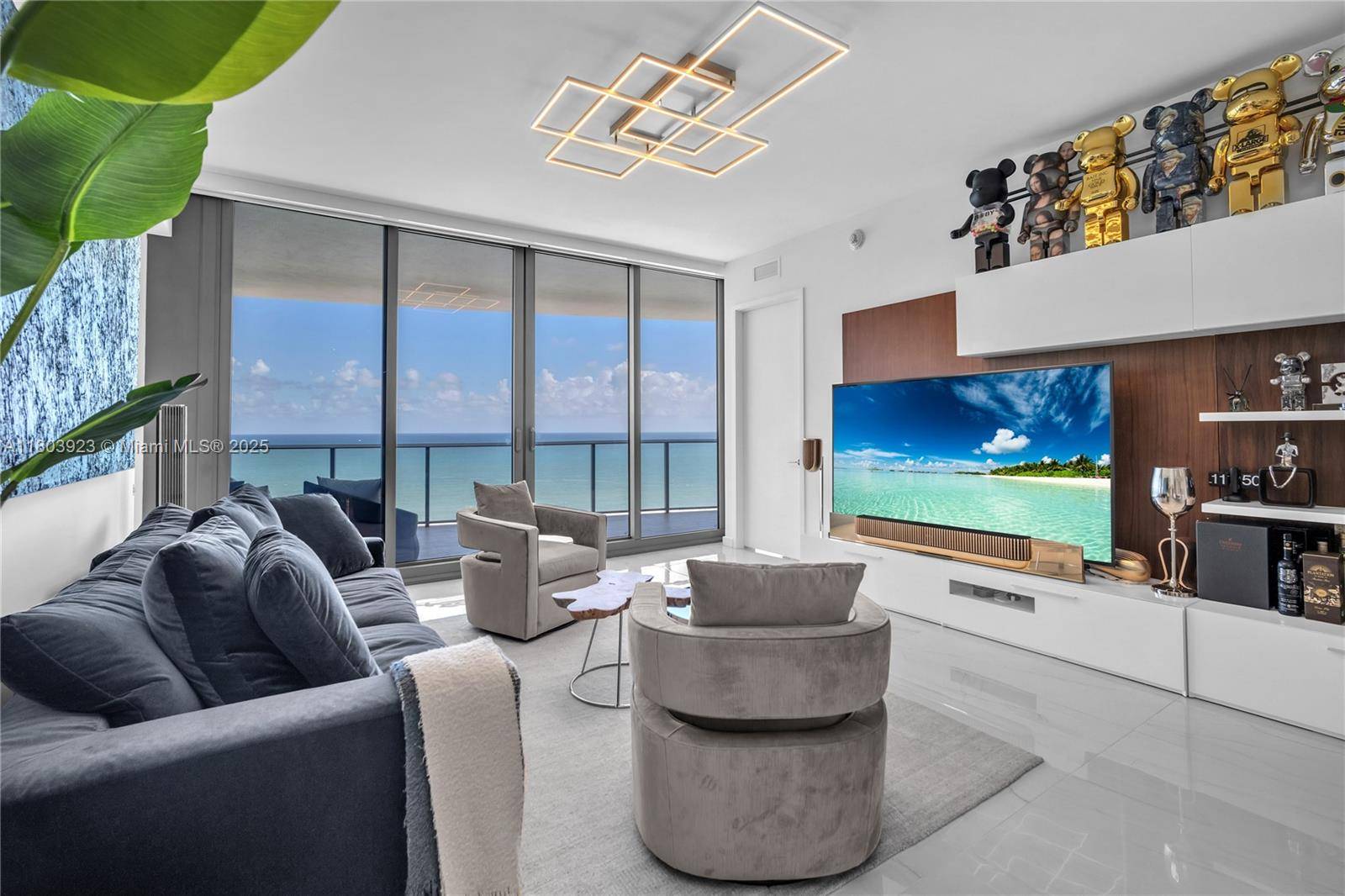 Sunny Isles Beach, FL 33160,15701 Collins Ave #1504