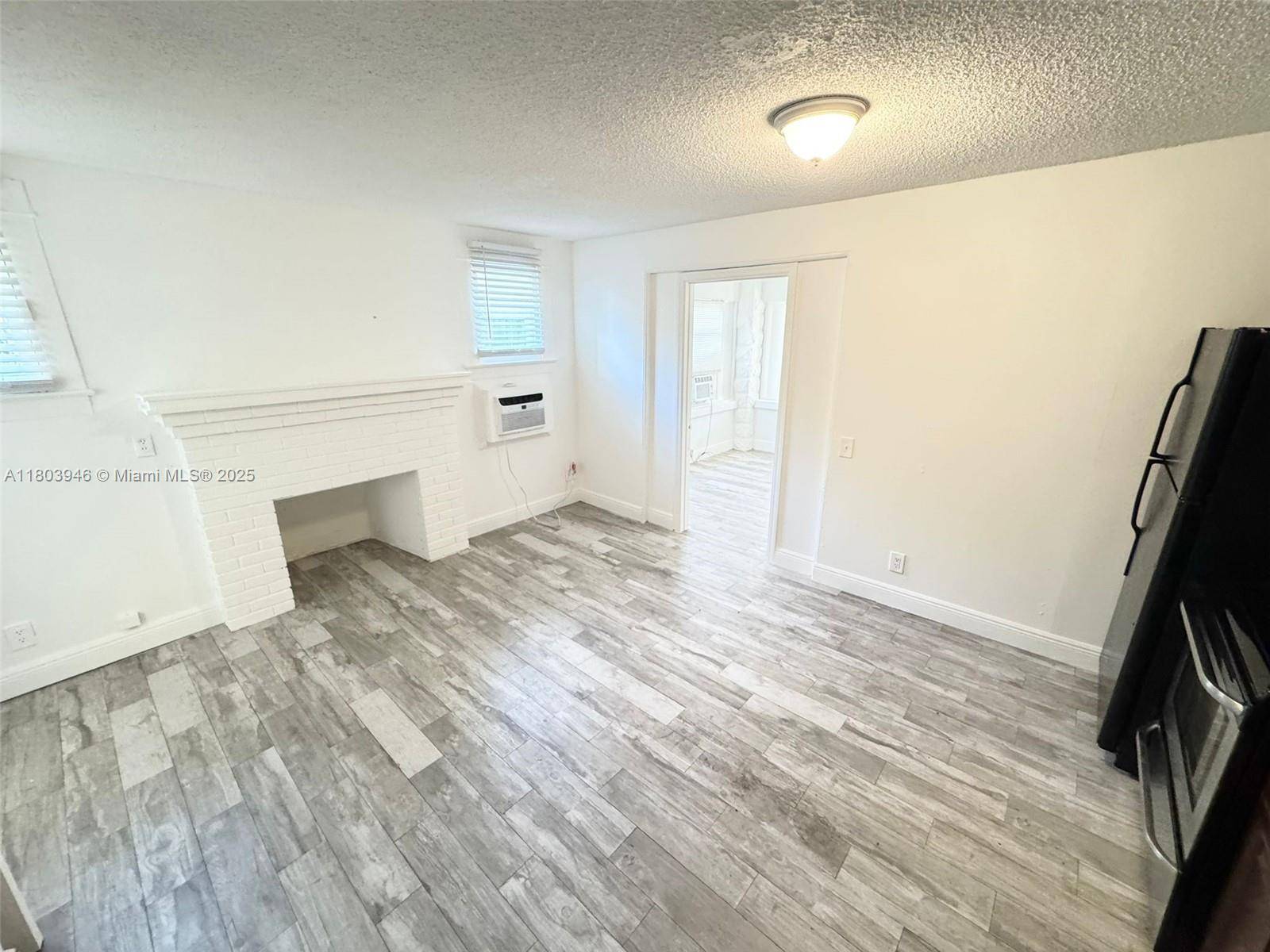 Lake Worth, FL 33460,605 S J ST #1A