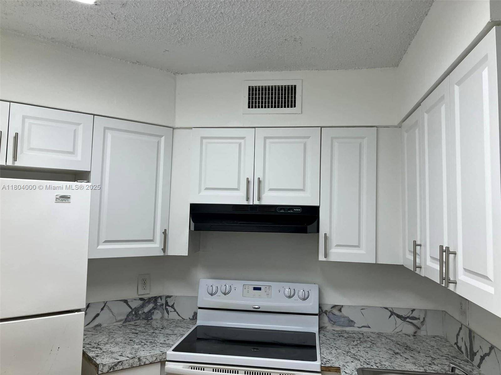 Oakland Park, FL 33309,213 Lake Pointe Dr #112