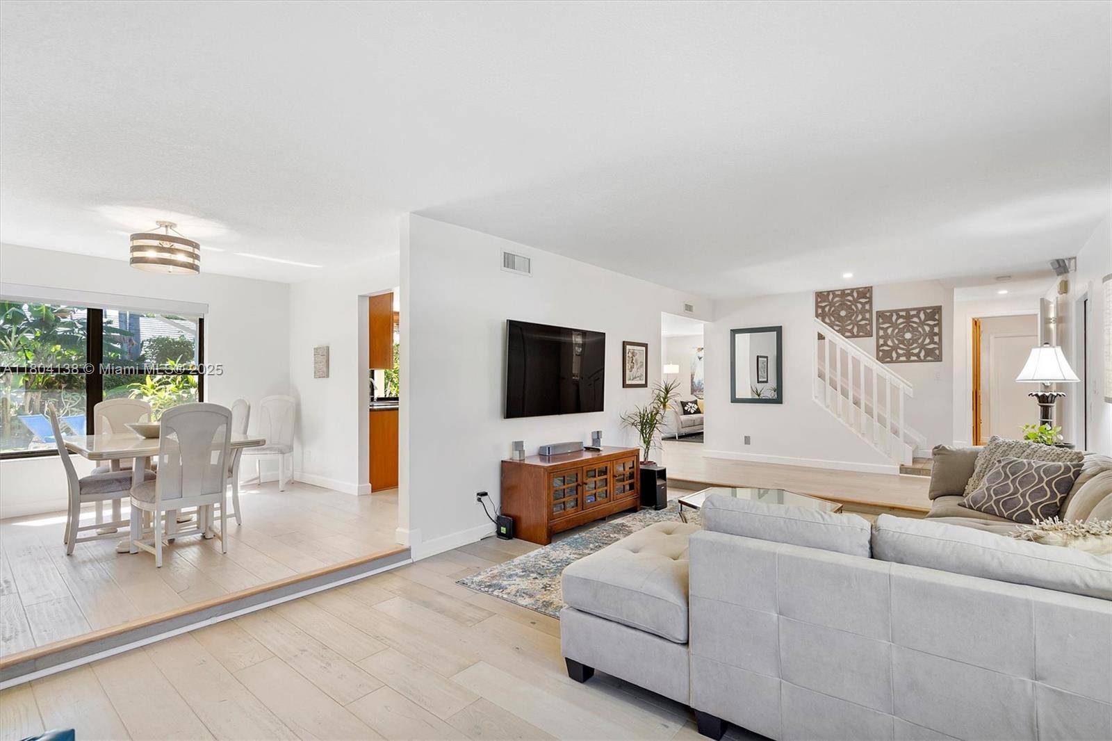 Davie, FL 33331,5630 W Waterford Dr