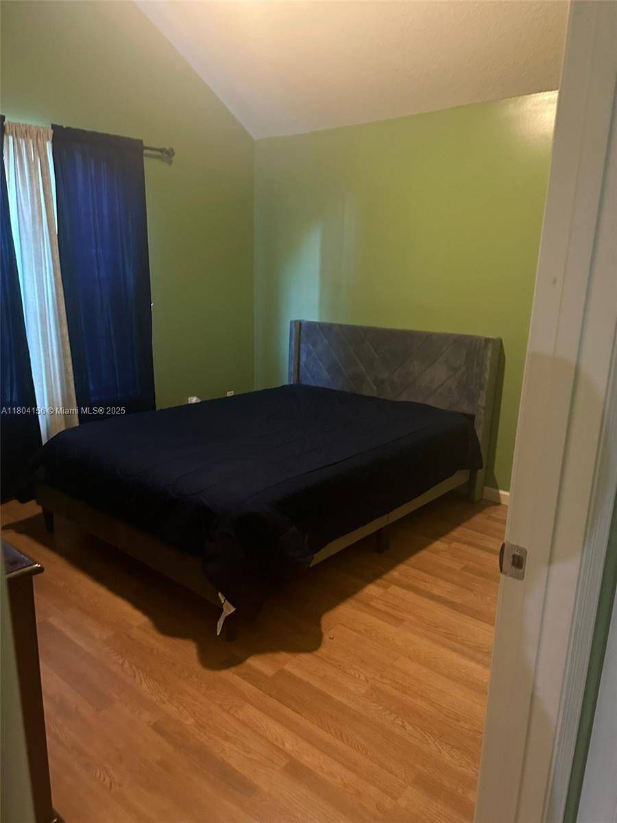 Jacksonville, FL 32221,800 Permento