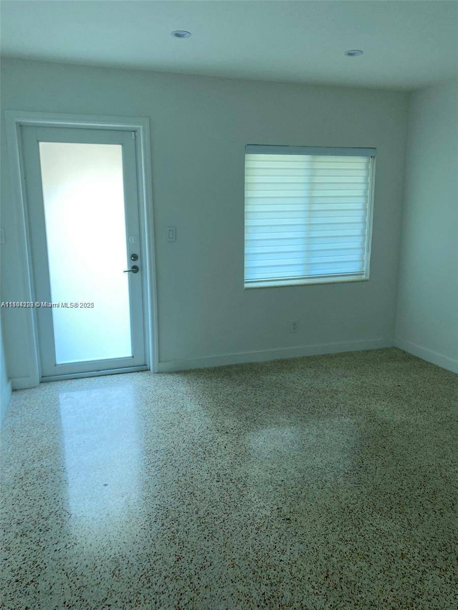 South Miami, FL 33143,6880 SW 77th Ter