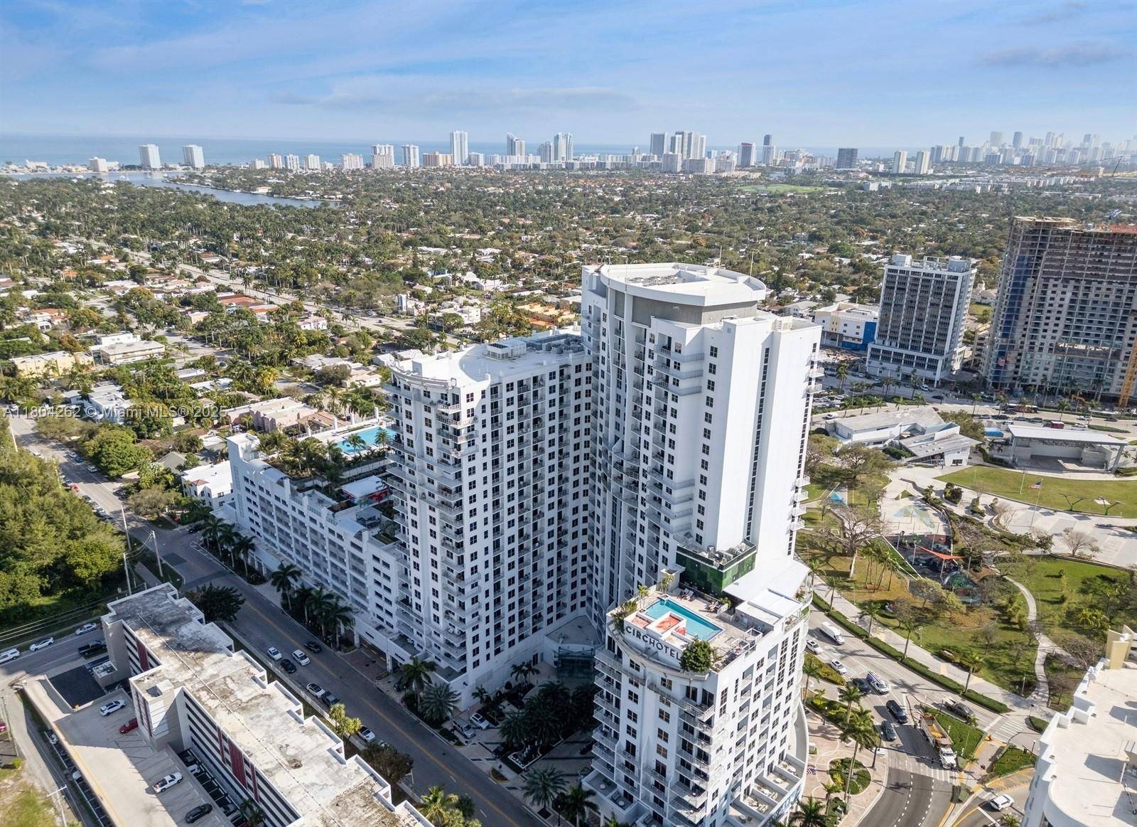 Hollywood, FL 33020,1776 POLK #1417