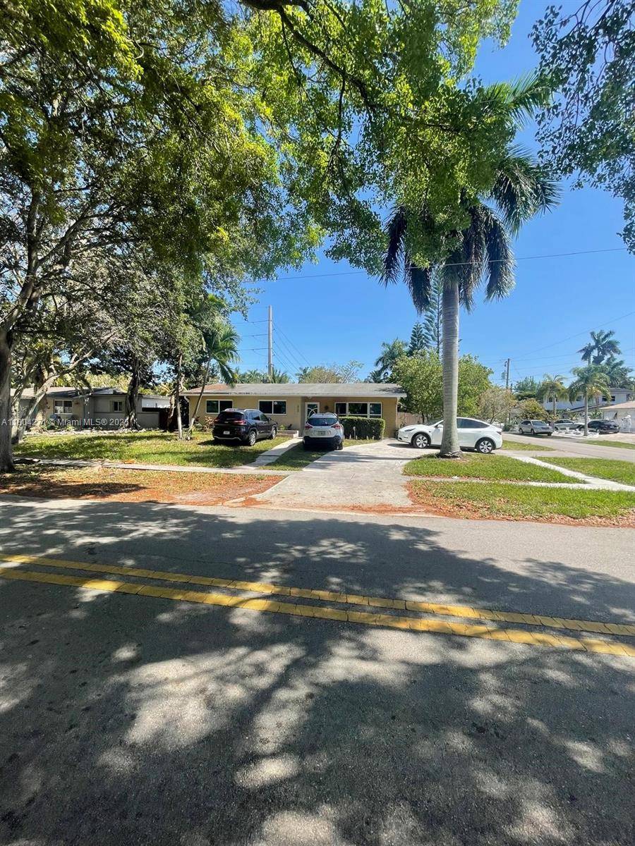 Hollywood, FL 33020,2724 Cleveland St
