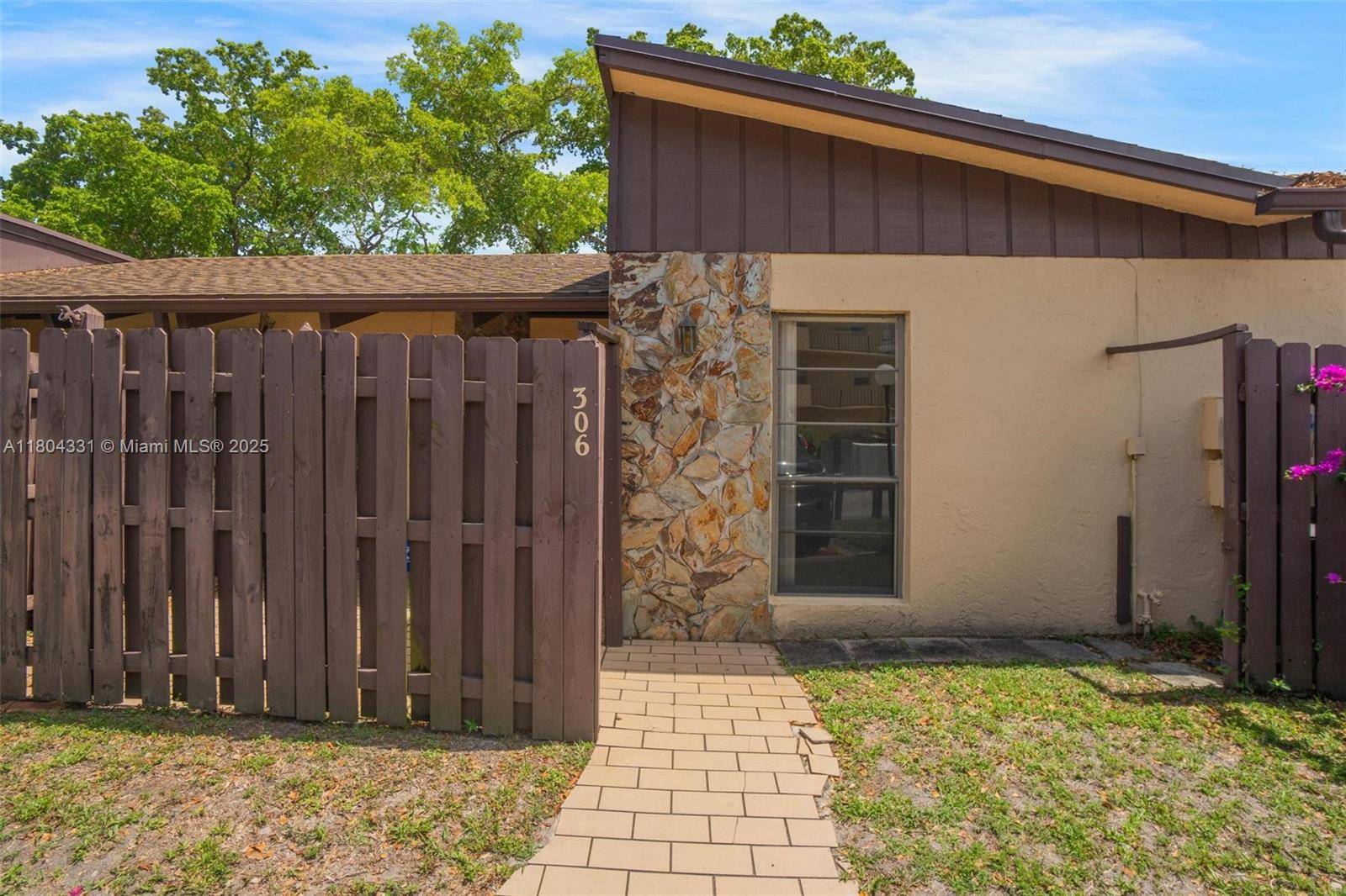 Hollywood, FL 33024,306 Cambridge Rd #2-36