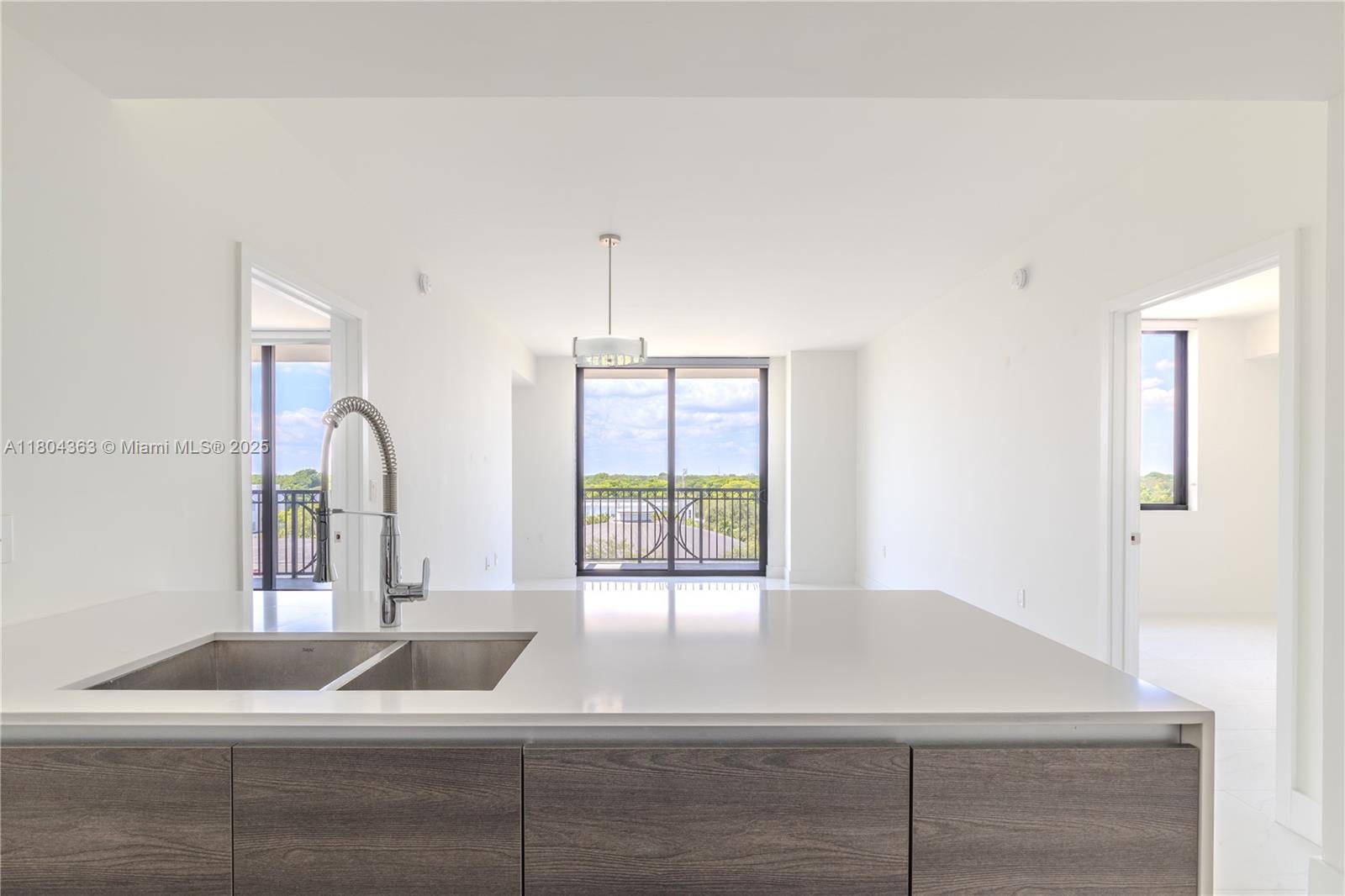 Coral Gables, FL 33146,301 Altara Ave #519